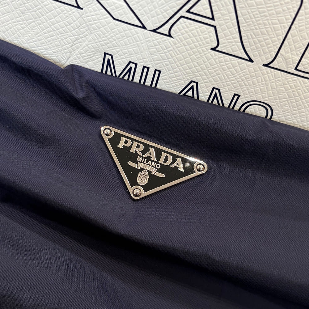 Pra*a UNISEX SHIRT(size:S|M|L|XL)