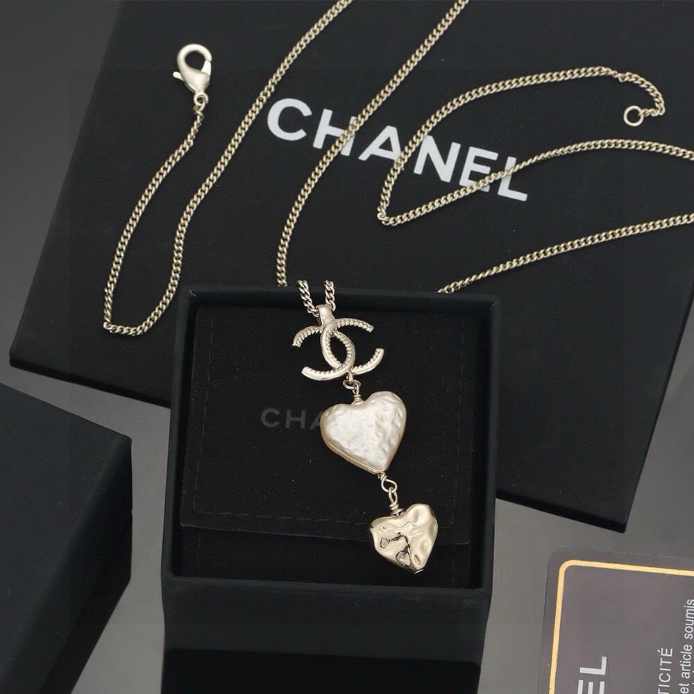 Ch**el NECKLACE