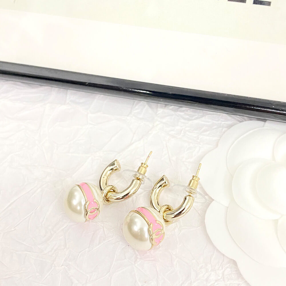 Ch**el PEARL EARRINGS