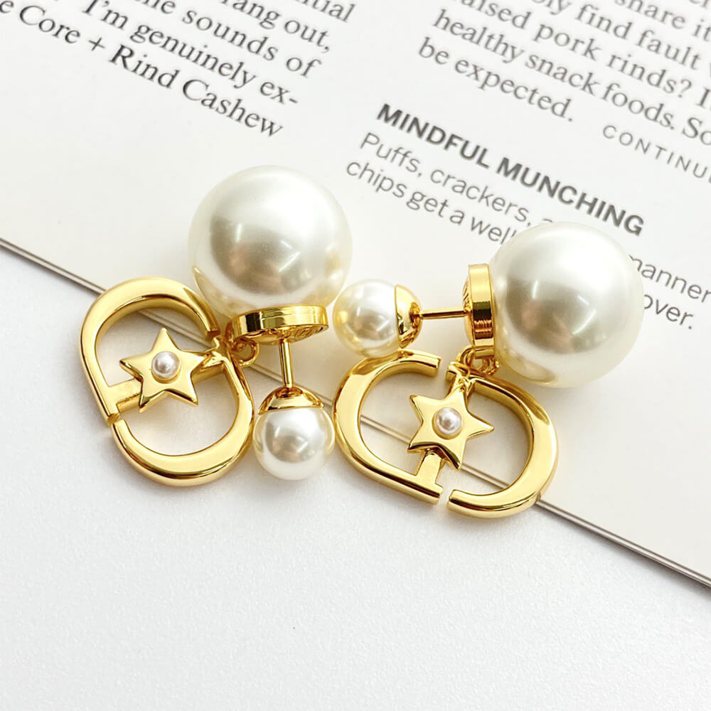 D10r PEARL EARRINGS
