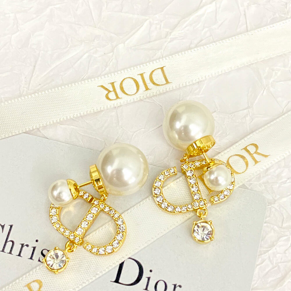 D10r PEARL EARRINGS