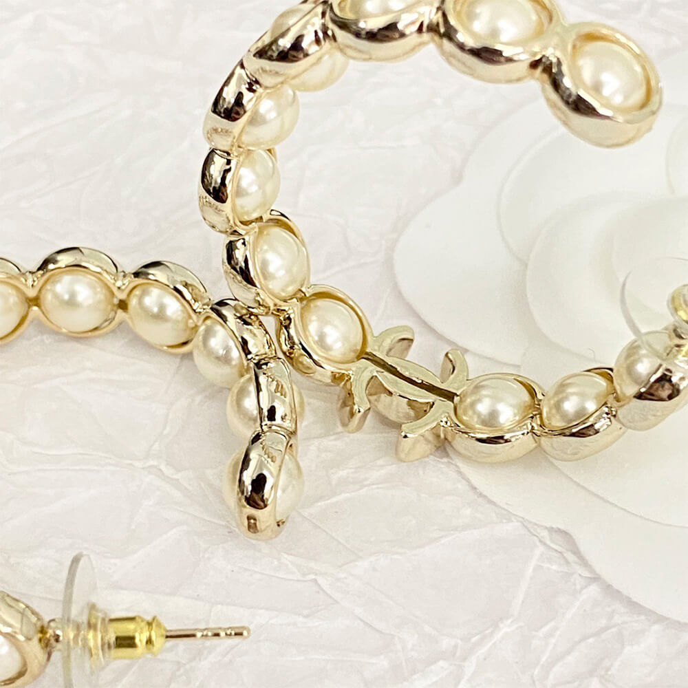 Ch**el PEARL EARRINGS