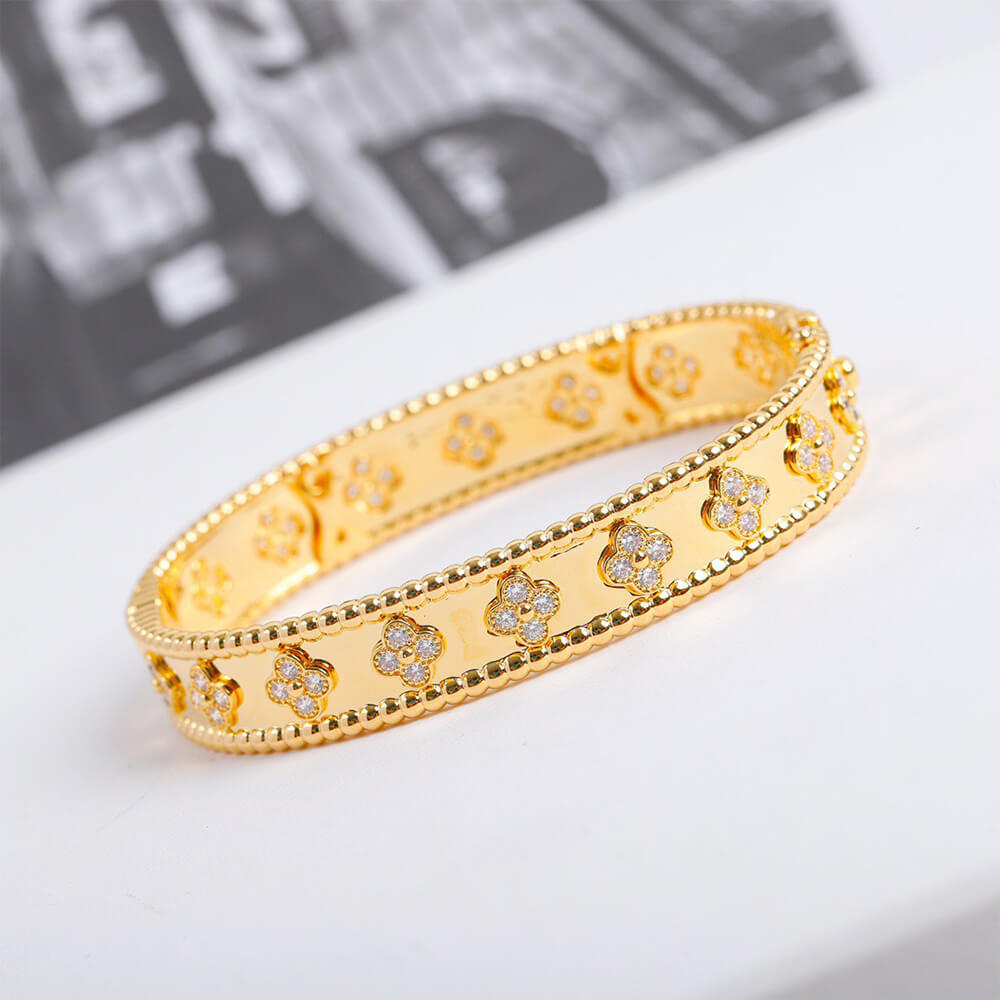 V*n Cl**f & Arpels Perlée clovers bracelet, medium model
