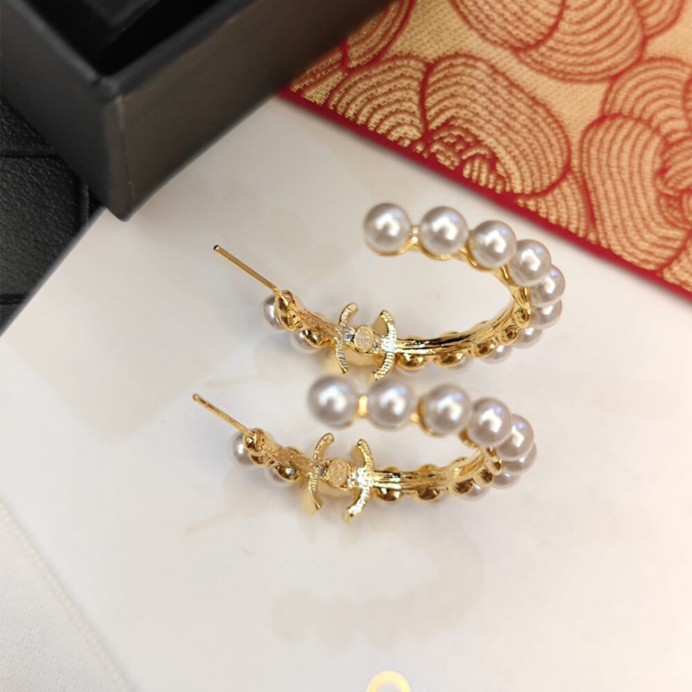 Ch**el PEARL EARRINGS