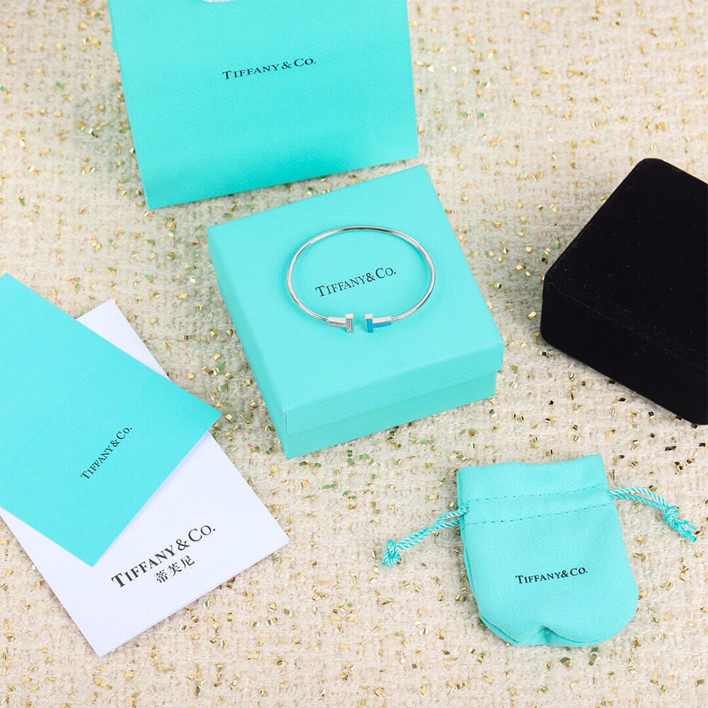 T*f*ny T D1am0nd and Turquoise Wire Bracelet