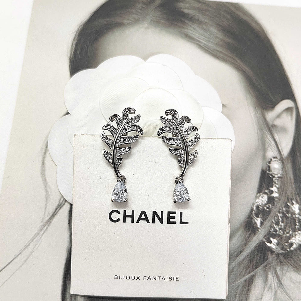 Ch**el PLUME DE Ch**el EARRINGS