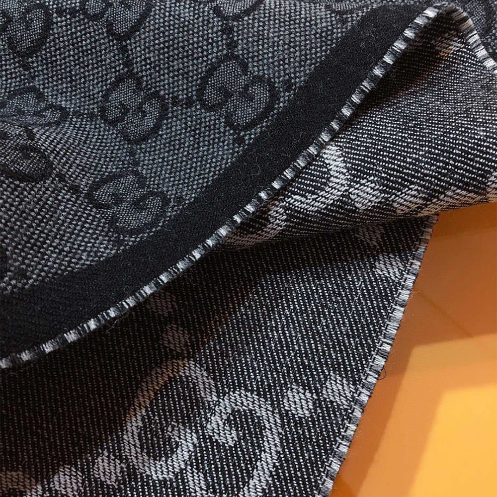 Gv*cl GG jacquard tassel knit scarf