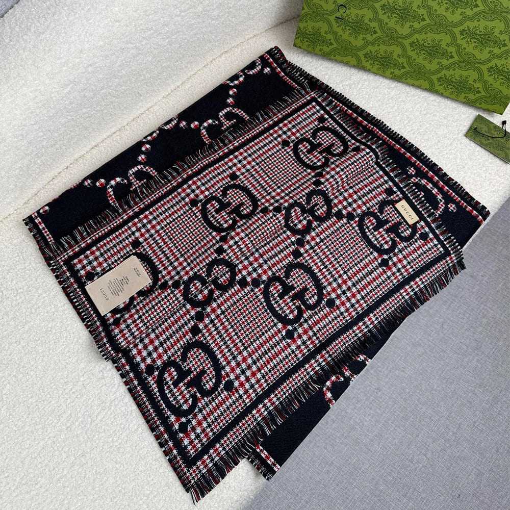Gvc*1 GG wool scarf