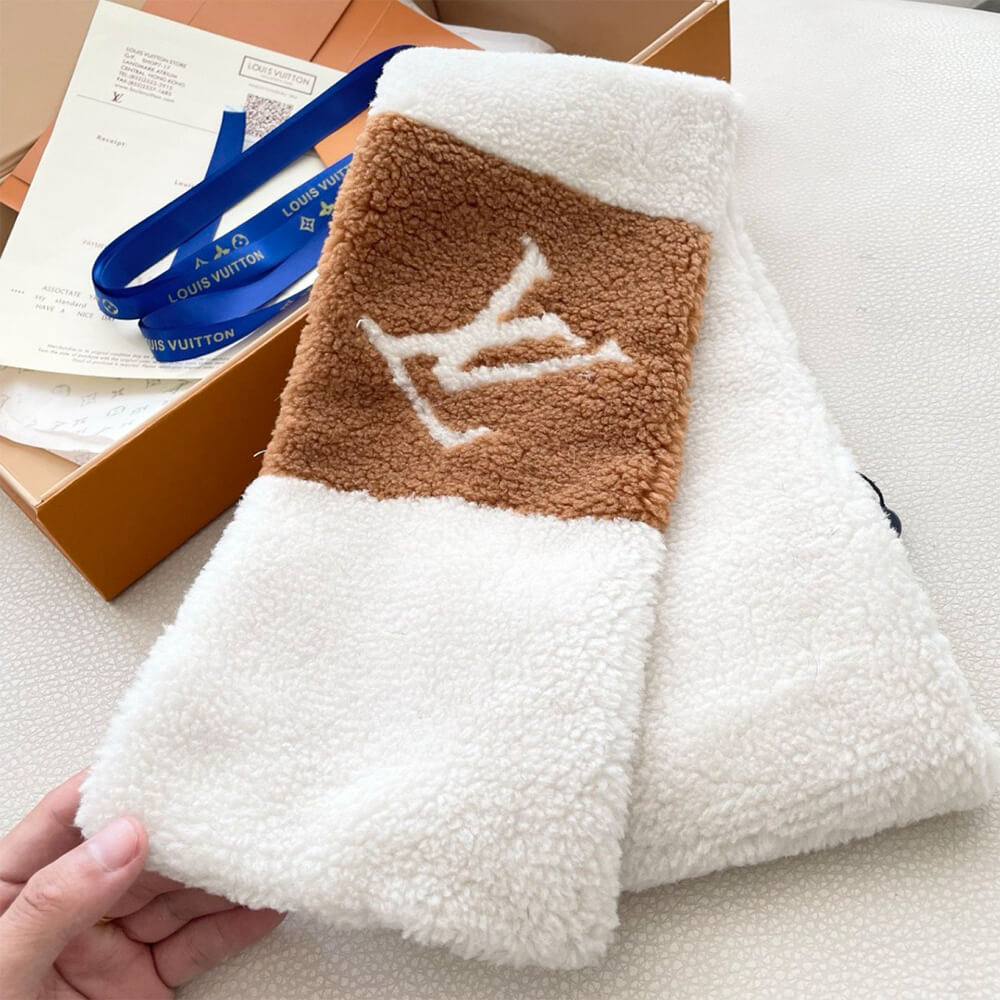 LV Never Freeze Scarf
