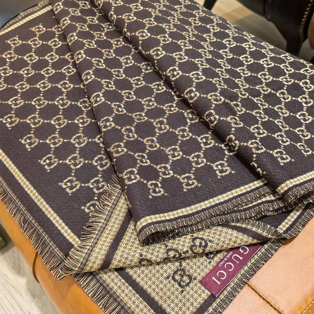 Gvc*1 GG wool scarf