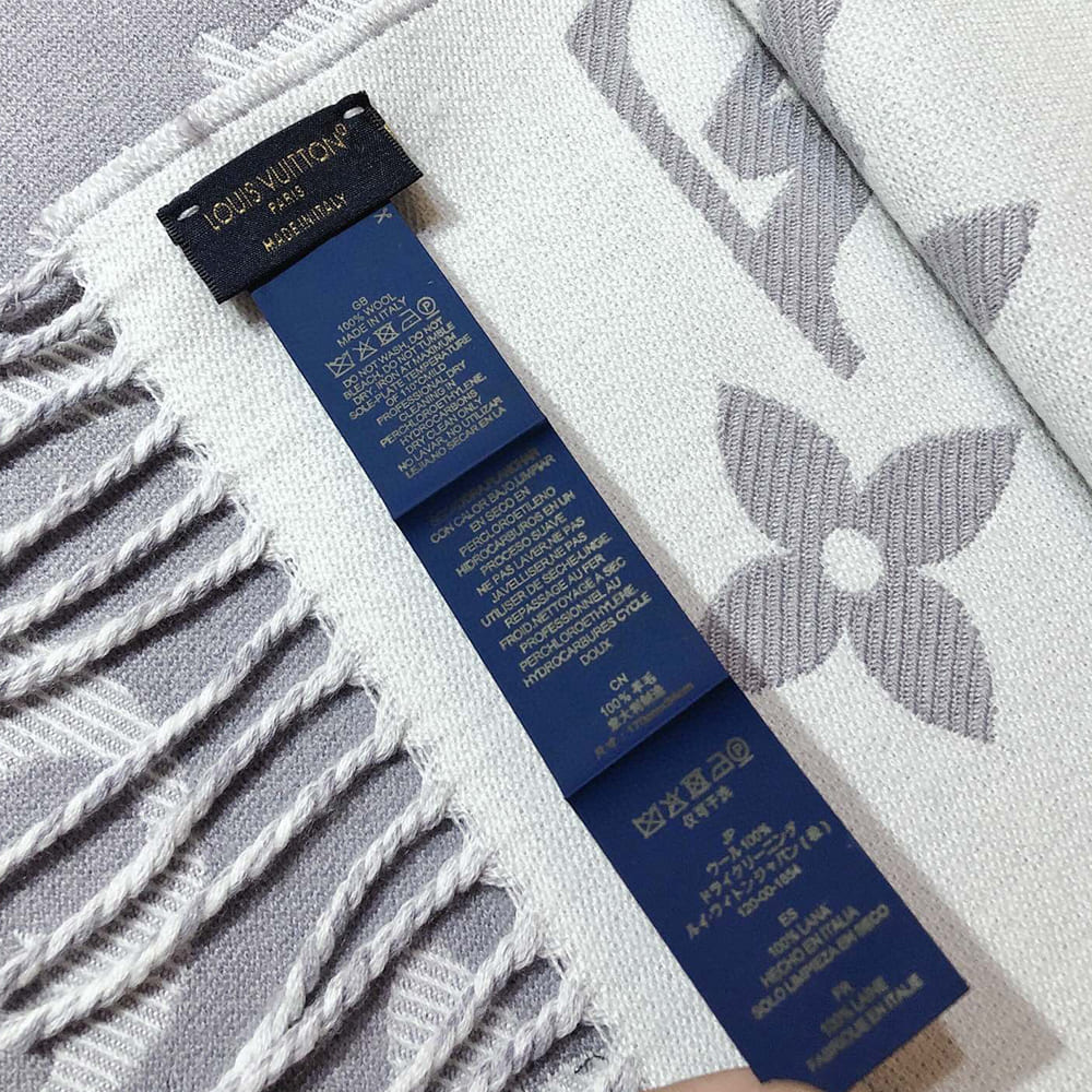 LV  ESSENTIAL Scarf