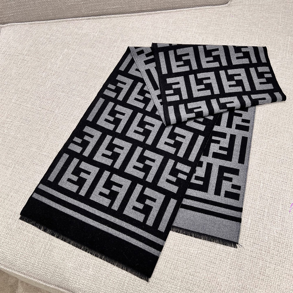 F**di Scarf