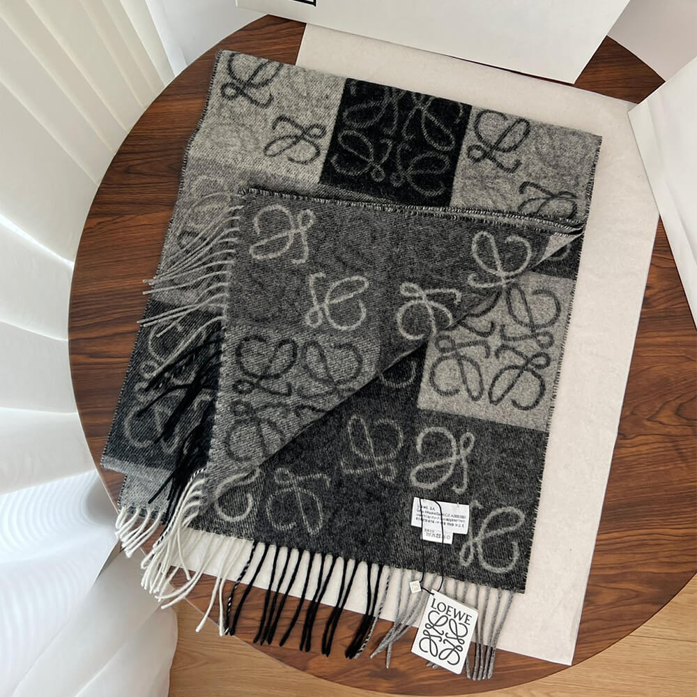 L0ew* Scarf in wool and cashmere