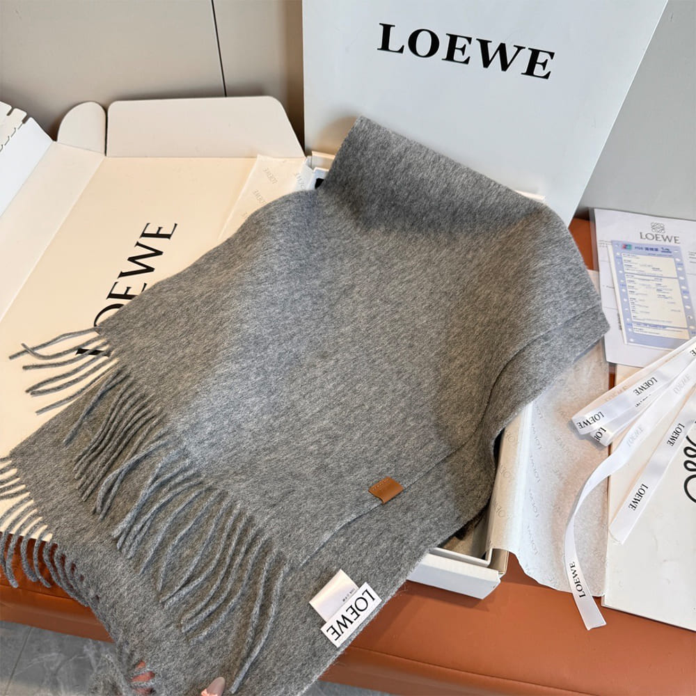 L0ew* Scarf in cashmere