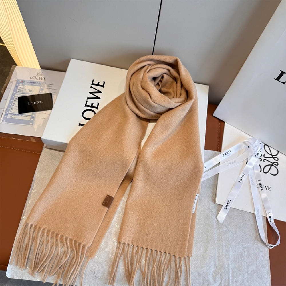 L0ew* Scarf in cashmere