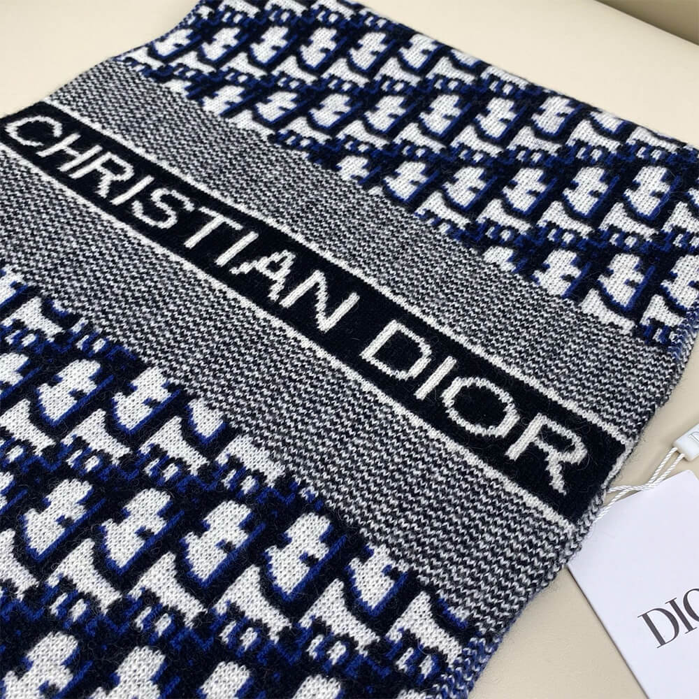 D10r Oblique Scarf