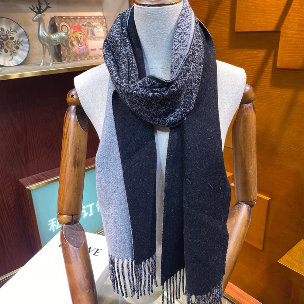 L0ew* Scarf in wool and cashmere