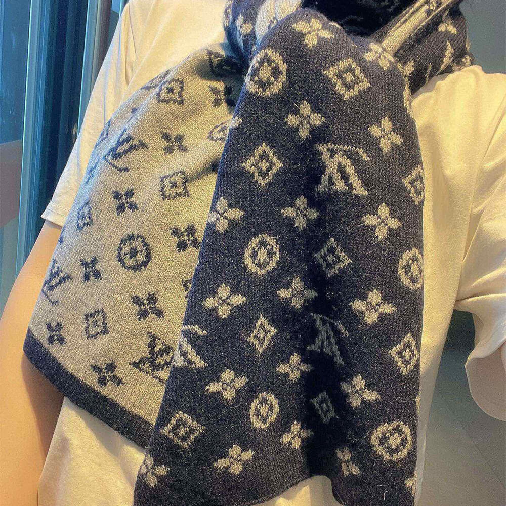 lv monogram De*1m scarf