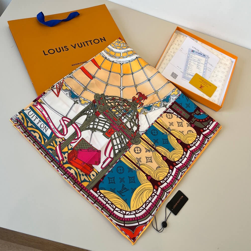 LV Fly Away Square 90