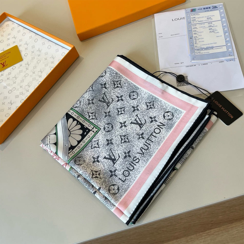 LV Malles Merveilleuses Square 90