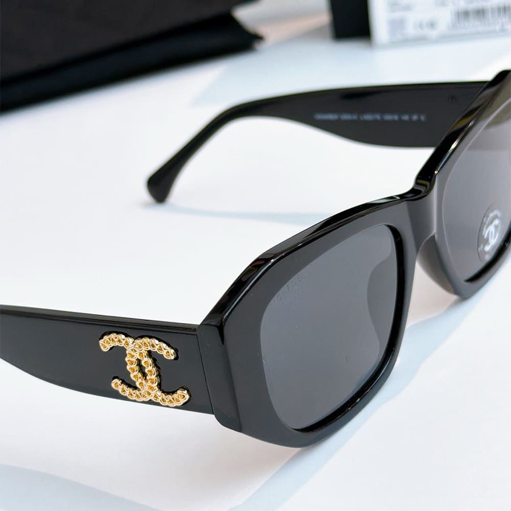 Ch**el Rectangle Sunglasses