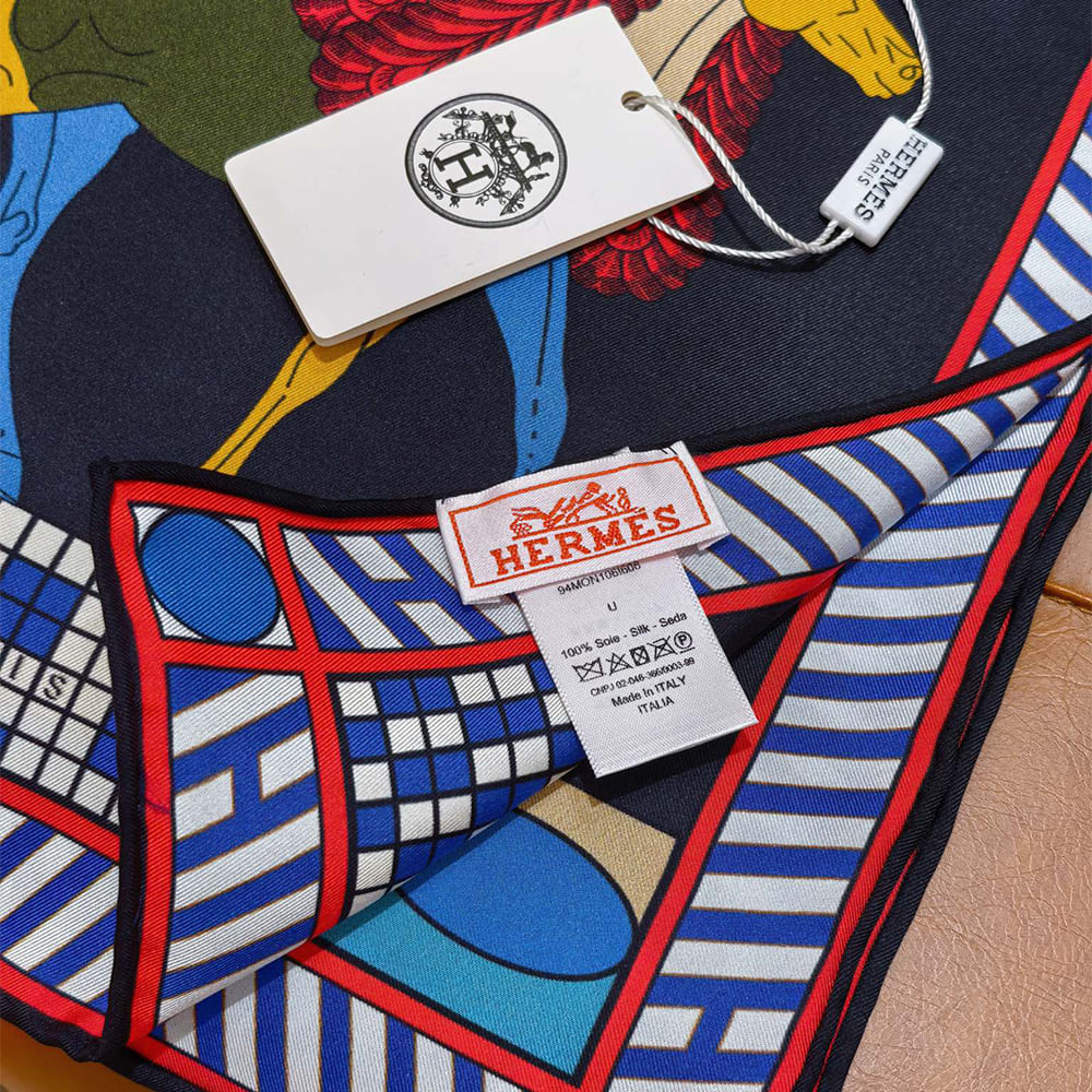 H**me5 A Toute Allure scarf 90