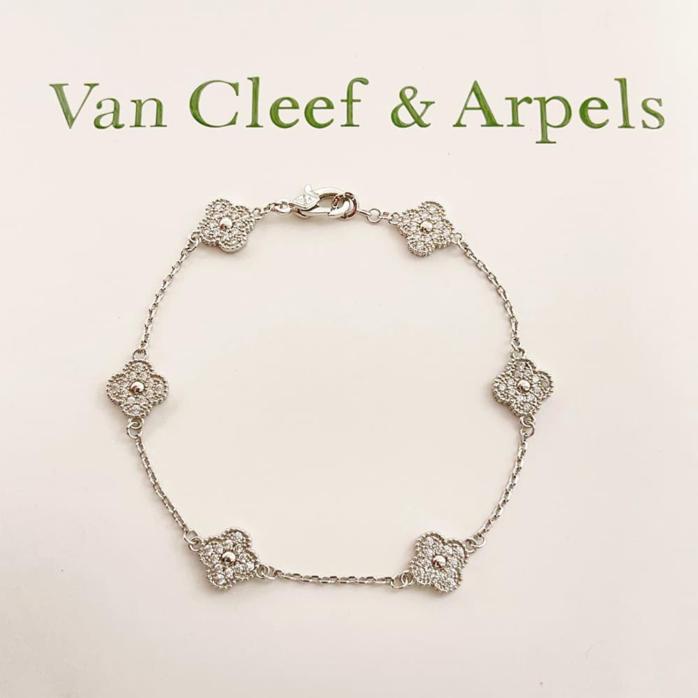 VCA Vintage Alhambra bracelet, 6 motifs