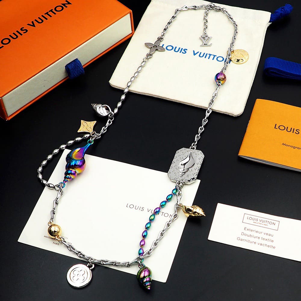 LV SHELL  Necklace