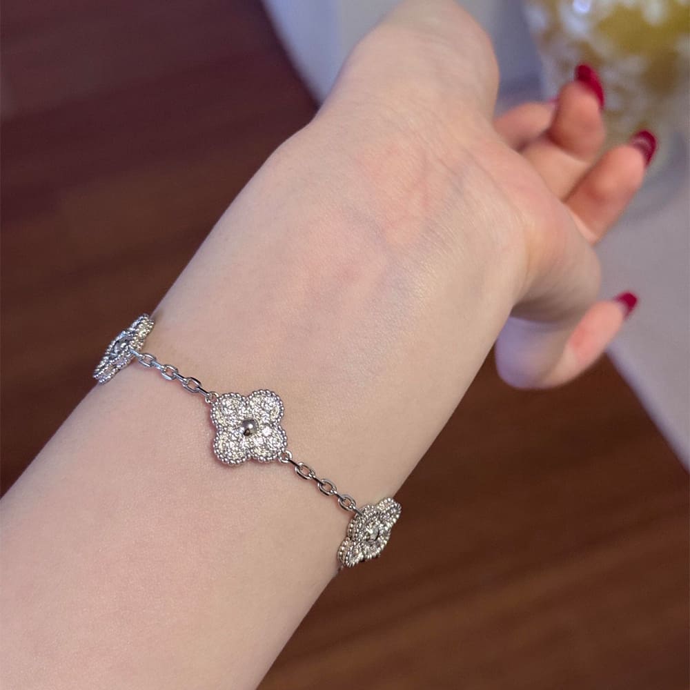 VCA Vintage Alhambra bracelet, 6 motifs