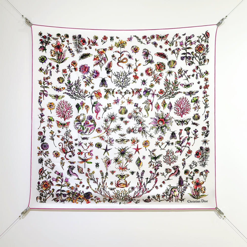 D10r printed square scarf 90