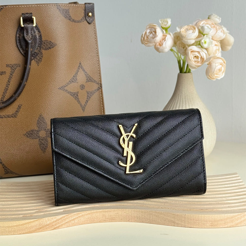 CASSANDRE MATELASS?? LARGE FLAP WALLET IN GRAIN DE POUDRE LEATHER(HIGH-END GRADE)