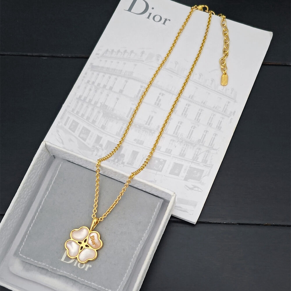 D10r necklace