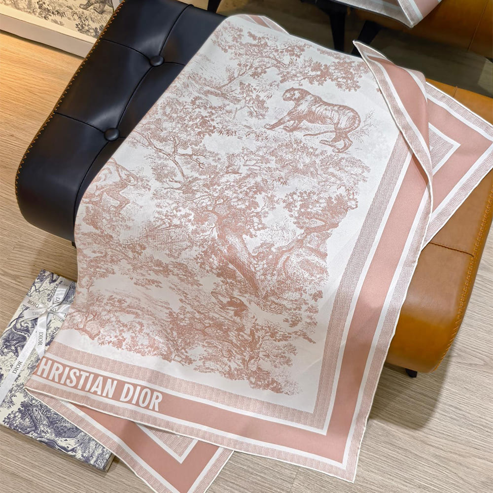 D10r Toile de Jouy Sauvage 90 Square Scarf