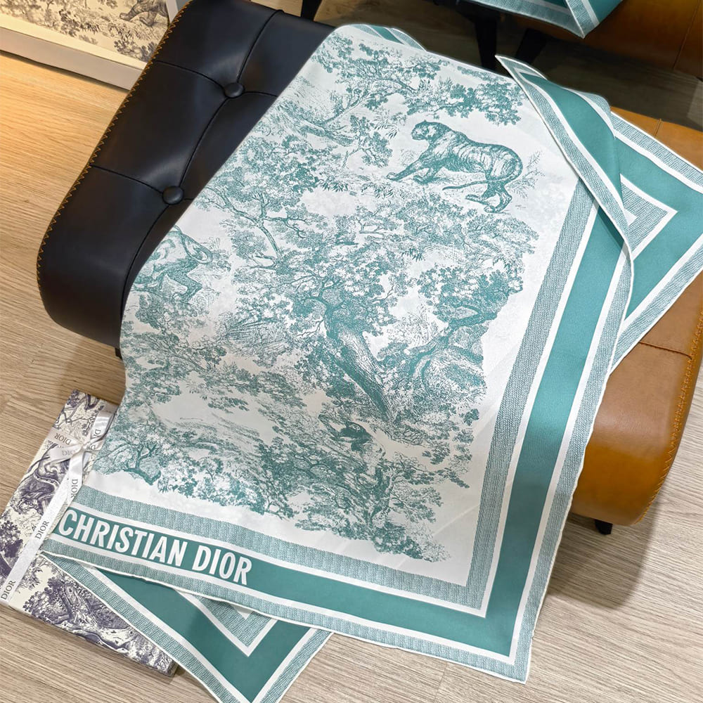 D10r Toile de Jouy Sauvage 90 Square Scarf