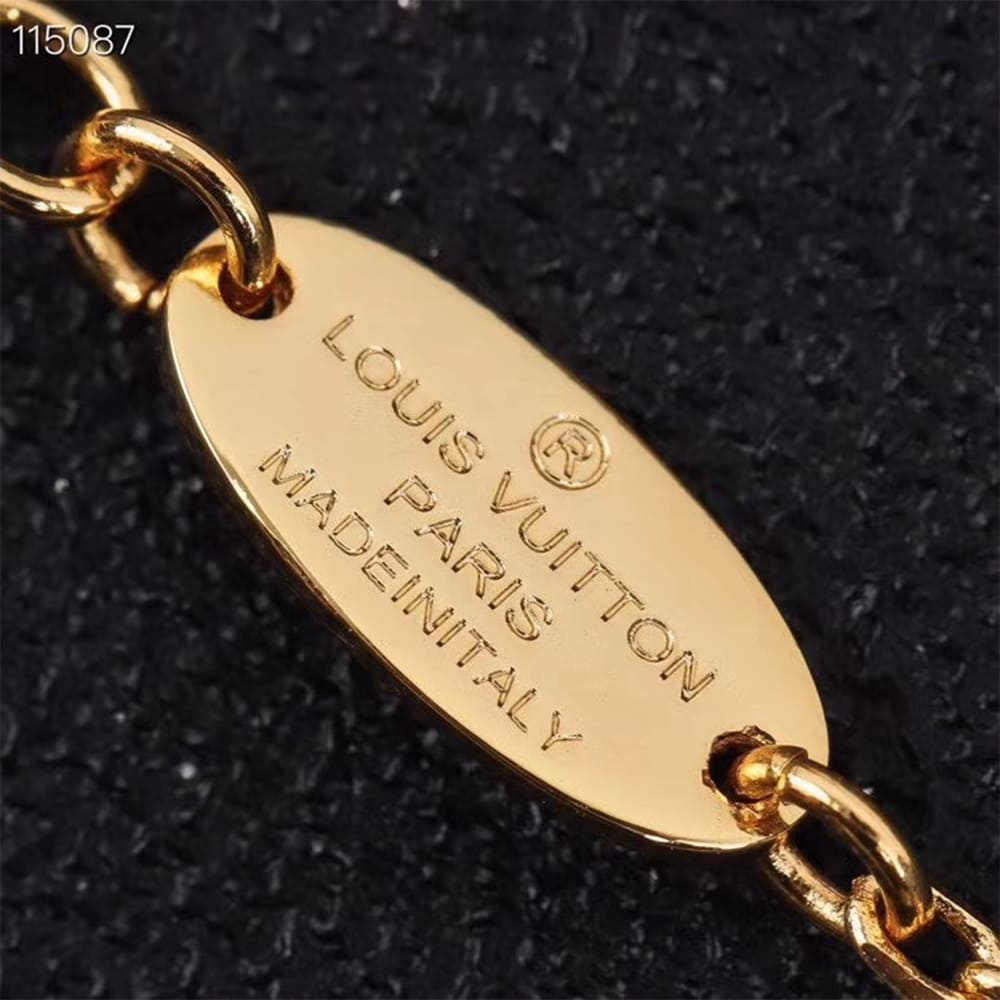 LV Blooming S*pple necklace