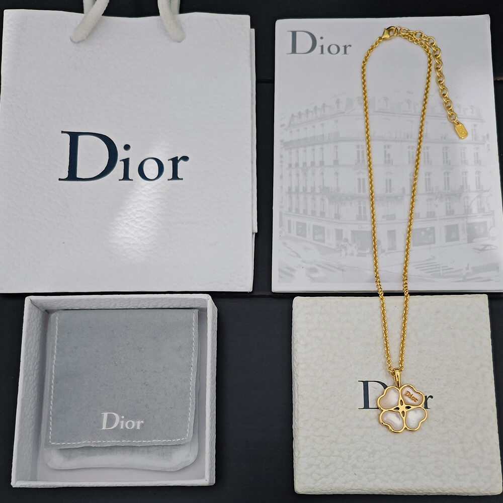 D10r necklace