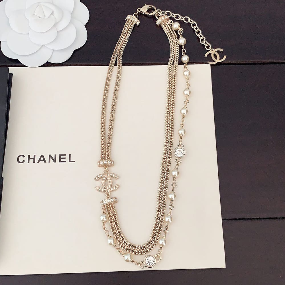 Ch**el necklace