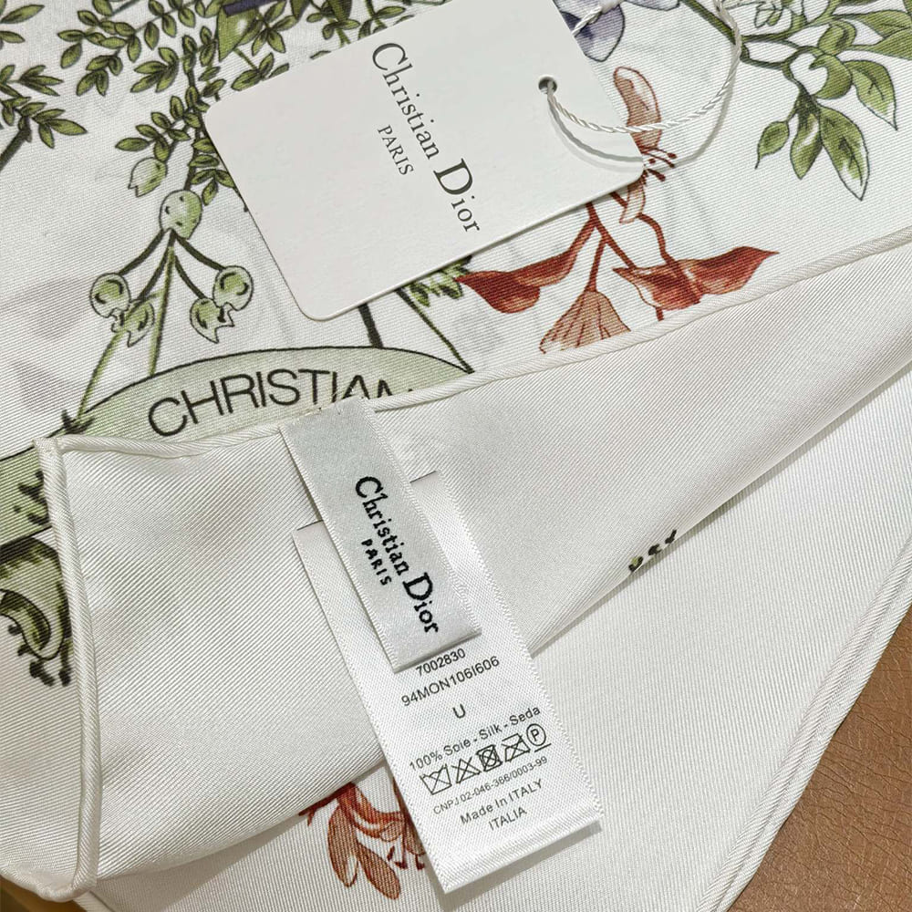 D10r D-Floral 90 square scarf