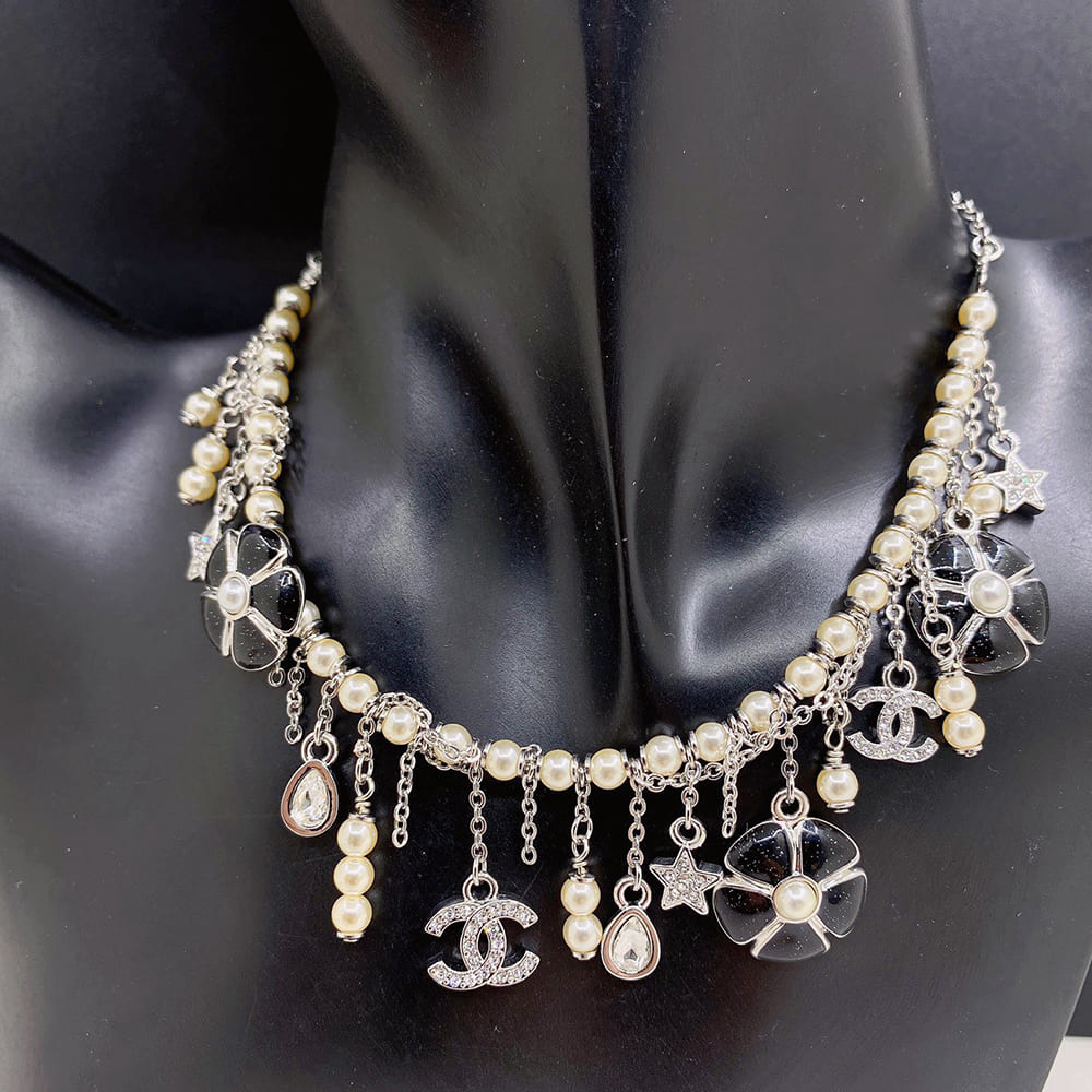 Ch**el necklace