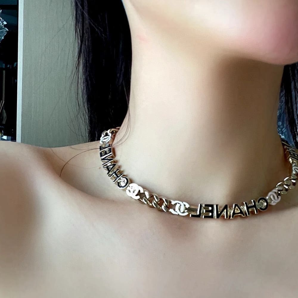 Ch**el necklace