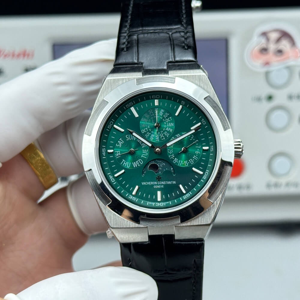 Vacheron C0nstan1n Overseas Chronograph