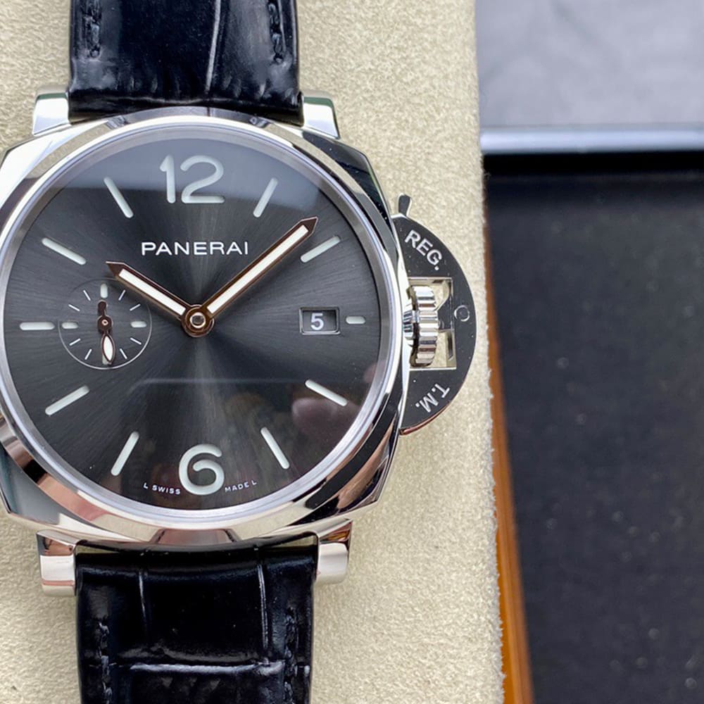 Pa*e*a1 LUMINOR Due 42mm