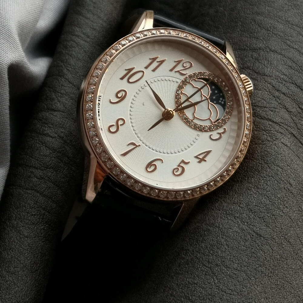 Vacheron C0nstan1n Egerie Moon phase