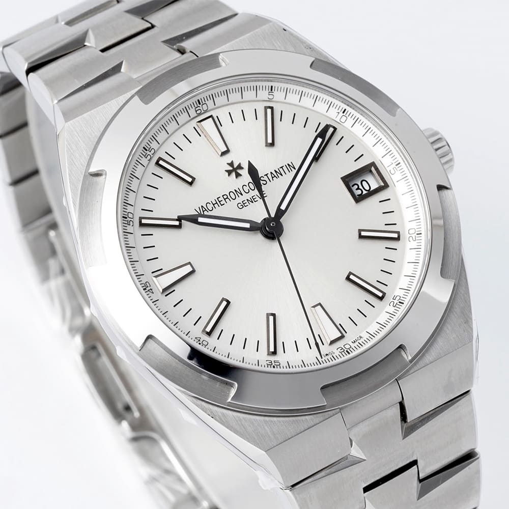 Vacheron C0nstan1n Overseas Self-winding