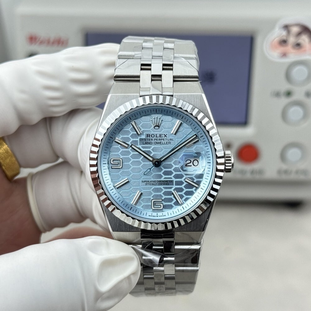 R01ex Land-Dweller 36