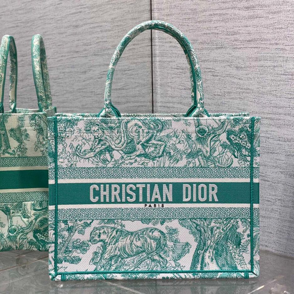 Medium D10r Book Tote