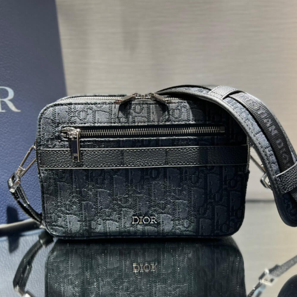 D10r SAFARI MESSENGER BAG