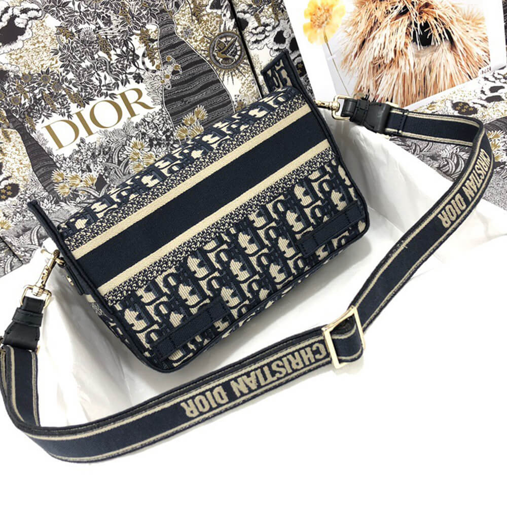 SMALL D10rCAMP BAG