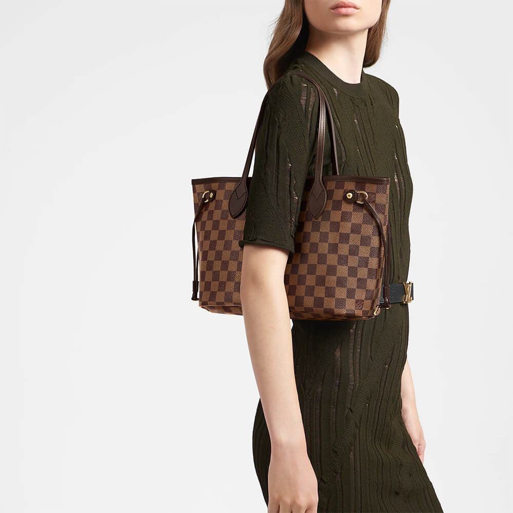 L0vis Vvtt0n NEVERFULL PM