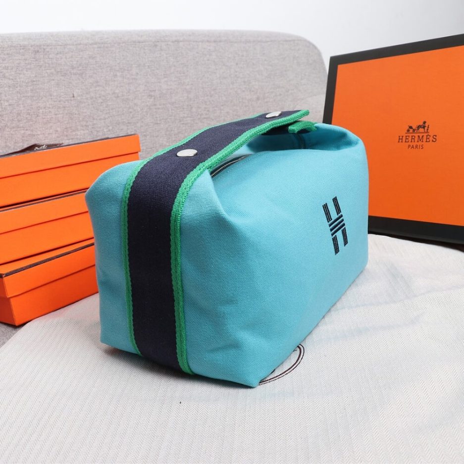 H**me5 toiletery bag